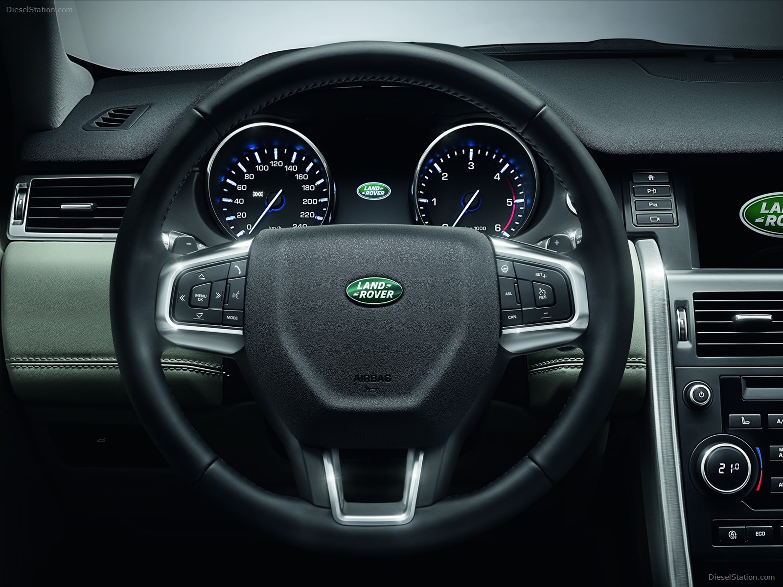 Land Rover Discovery Sport 2015